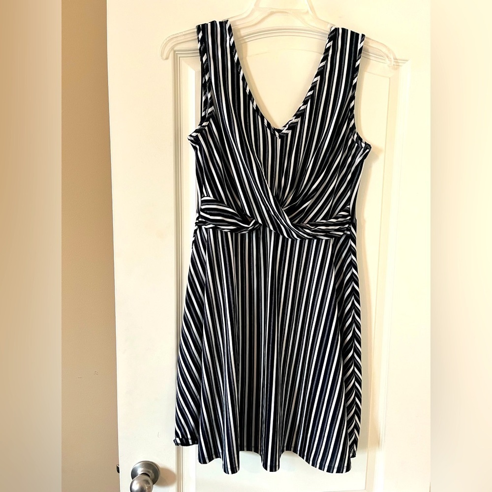 Candie’s Black & White Vertical Striped Dress Juniors Size Large